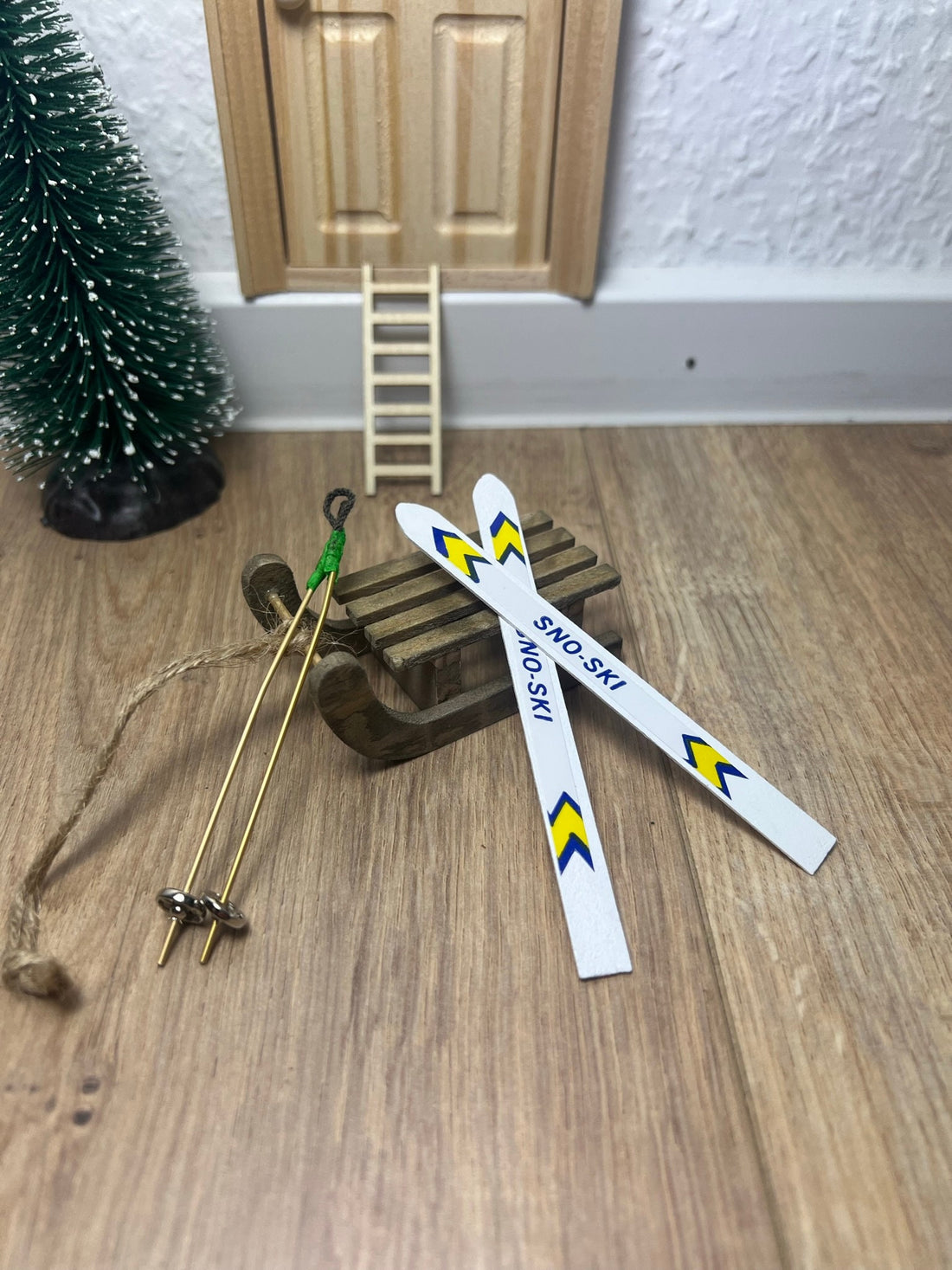 Wichtel Zubehör Ski und Schlitten für Wichtel - Miniatur Set (ca. 7-10cm)