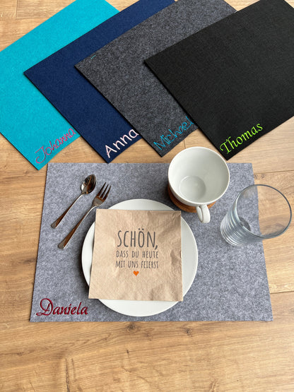 Platzset individuell mit Name bestickt Tischset