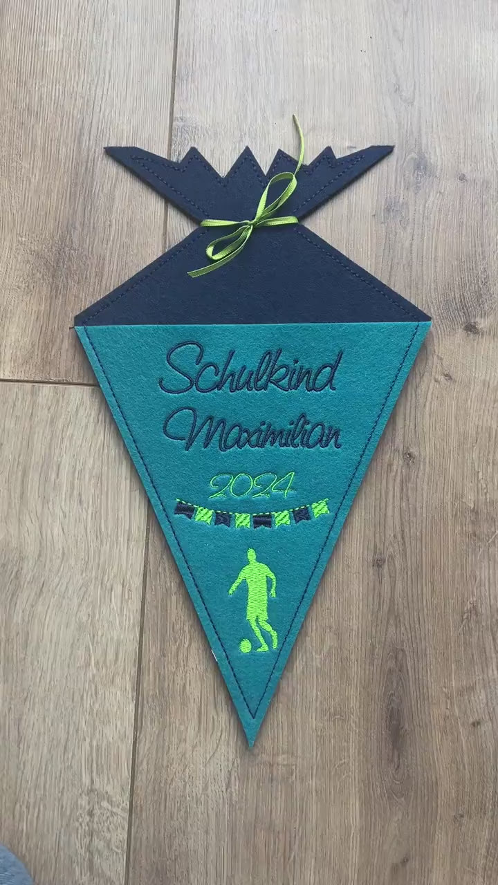 Personalisierte Schultüte (Größe: 30 x 18 cm) aus Filz hochwertig bestickt | Schulkind | Geschenk | Schulstart | Zuckertüte | Geldgeschenk